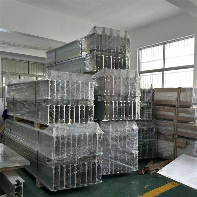 華礦集團(tuán)熱銷產(chǎn)品硫化機發(fā)往河北